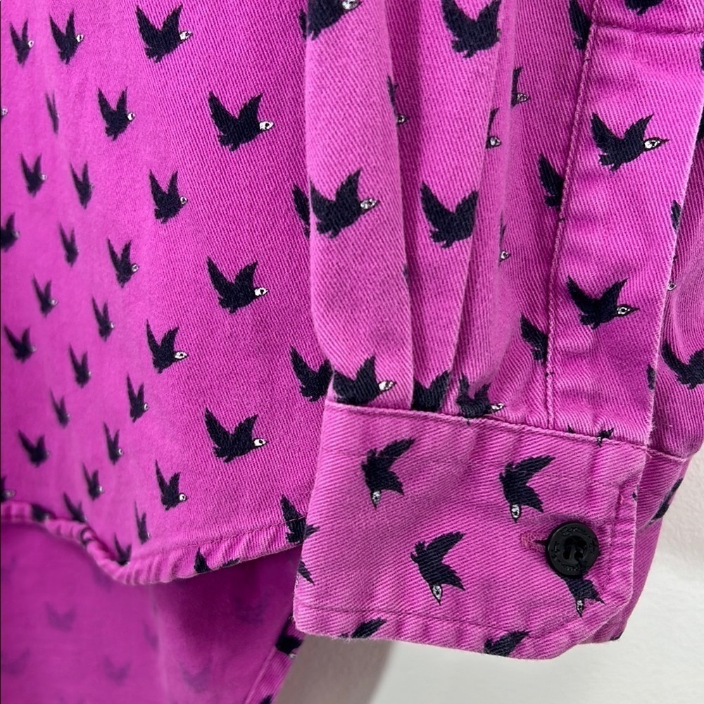 T. Express Long Sleeve Button Up Shirt Men's Medium Birds Pink Valentine's Day - Picture 4 of 8